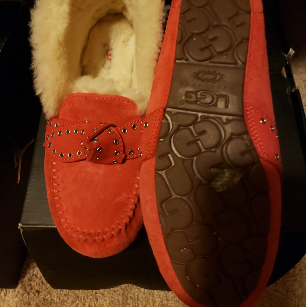 Shoes - Picture 2 of 3
